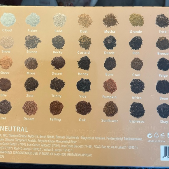 LURELLA MAKEUP Bundle - Brand New, Never opened. - Picture 4 of 7